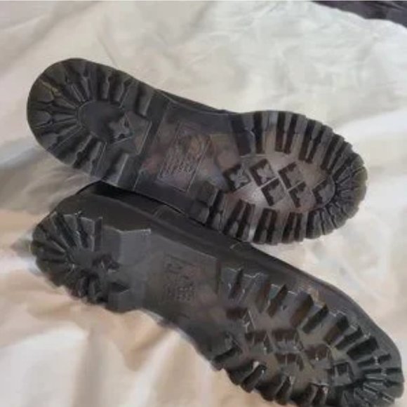 Dr Martens Size 6 - Black - Picture 4 of 5